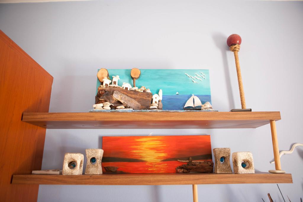 Aquarian Beachfront Apartment Larnaca Esterno foto