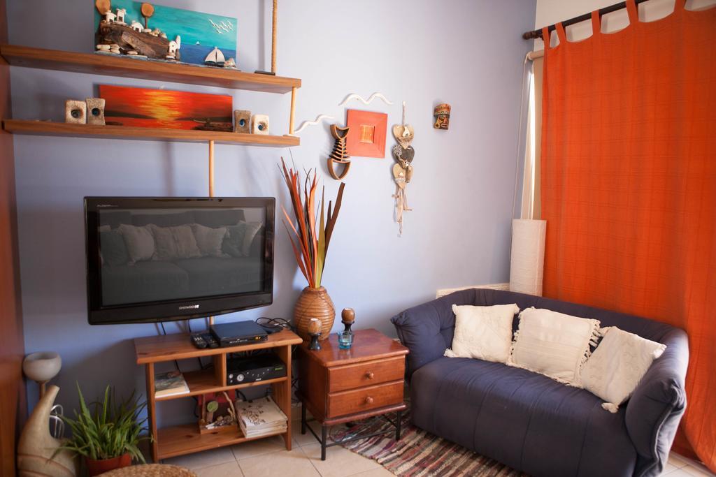 Aquarian Beachfront Apartment Larnaca Esterno foto